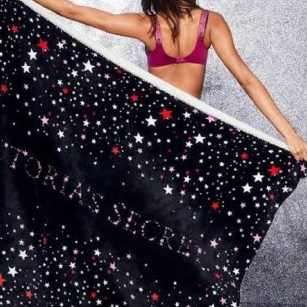 RARE Victoria's Secret Multi Star Super Soft Sherpa Plush Throw Blanket 50x60